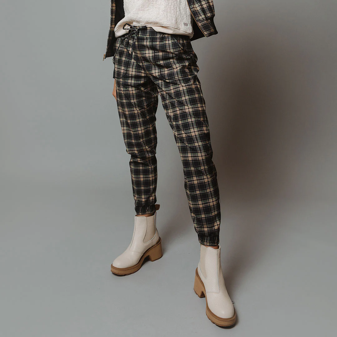 Bonnie Plaid Jetsetters - Image 10