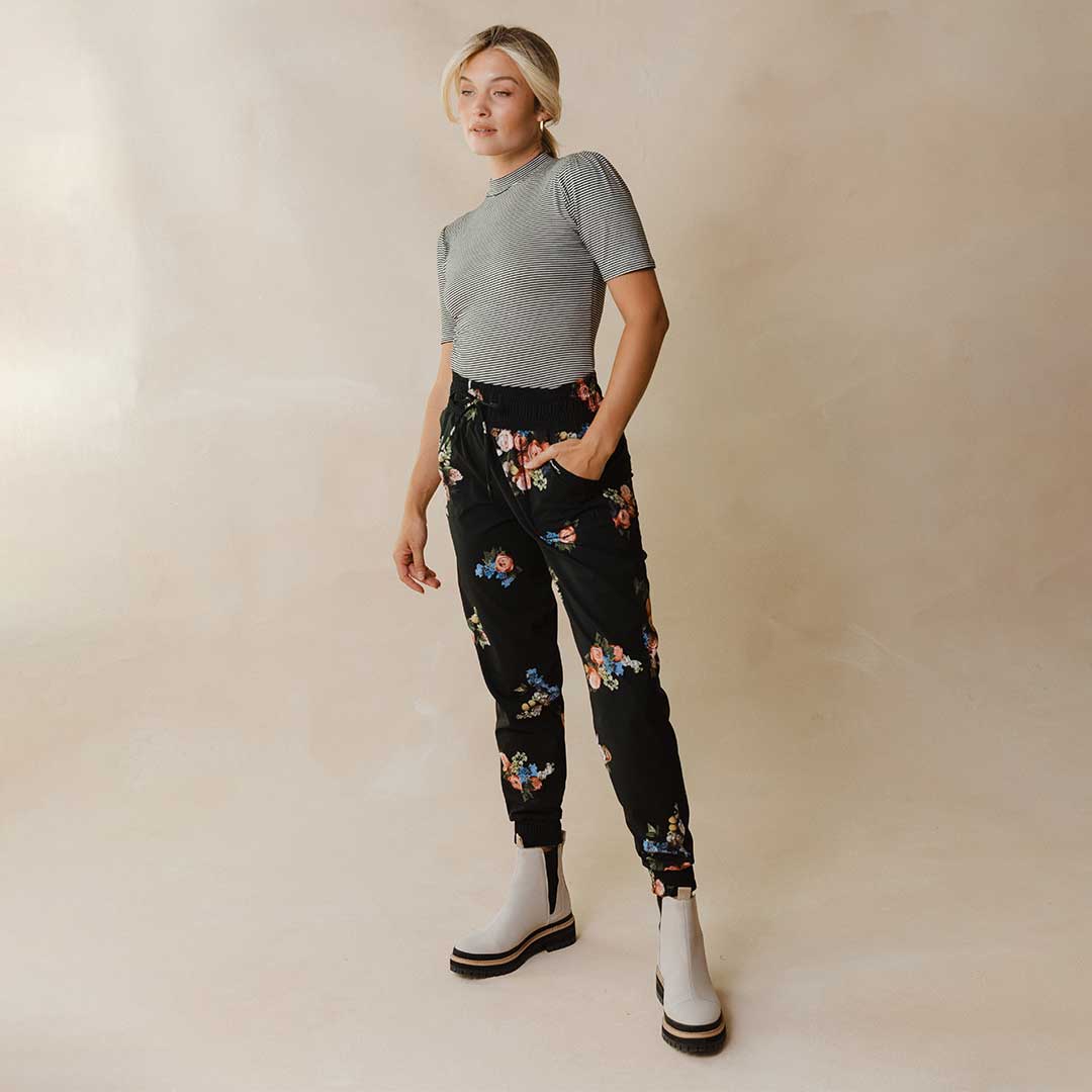 Destination Joggers, Rose Black - Image 13