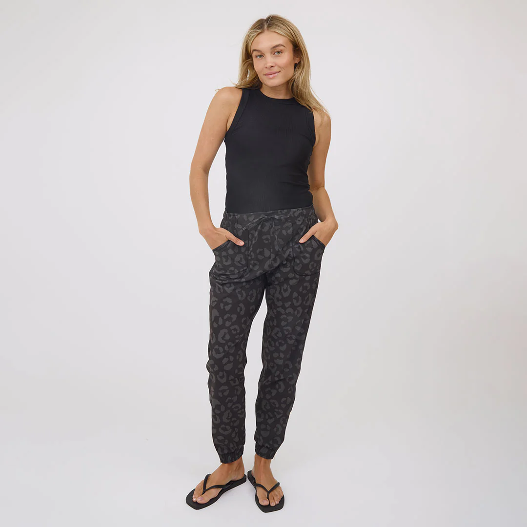 Leopard Jetsetters - Image 2