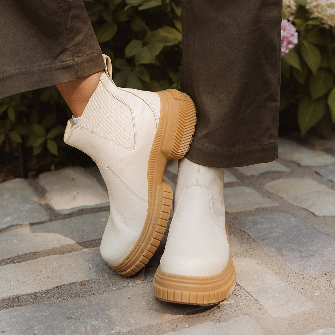 Sorel Ona Ave Chelsea Boot WP-Honey White, Gum - Image 2