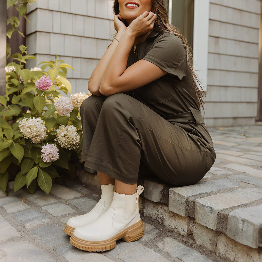 Sorel Ona Ave Chelsea Boot WP-Honey White, Gum - Image 4